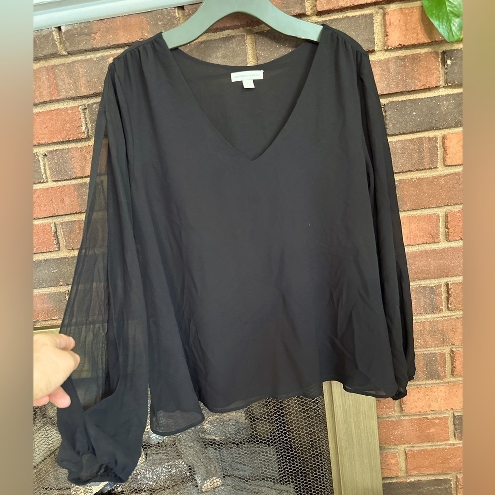 #7) black open sleeve blouse with linen. Excellent condition